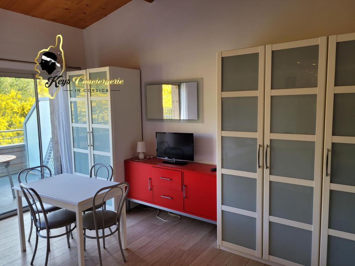 Studio 4 Pers Piscine Chauffee Acces A Pied A La Plage Santa Giulia Порто-Векио Екстериор снимка